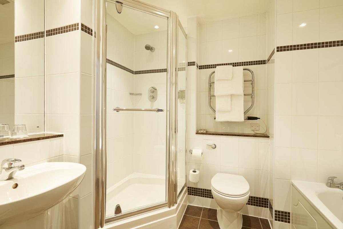 Macdonald Hill Valley Hotel, Golf & Spa Resort - Housity