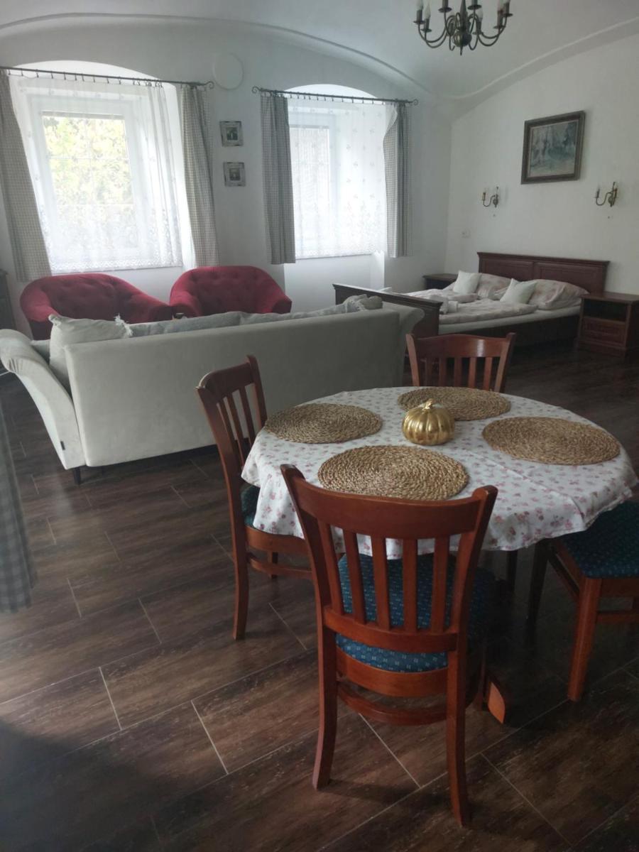 Dvůr U kapličky - Housity