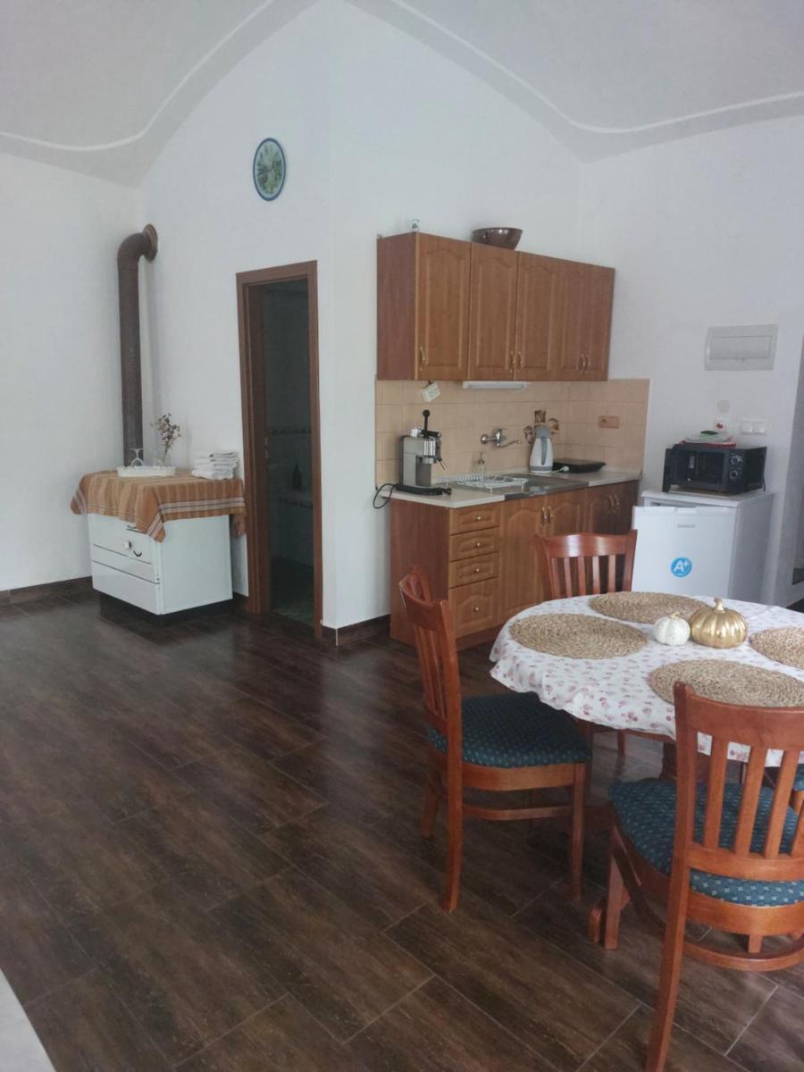 Dvůr U kapličky - Housity