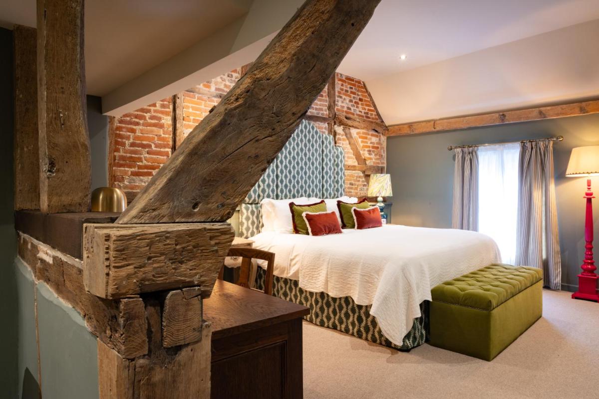The Coat and Bear - A Heartwood Inn - Housity