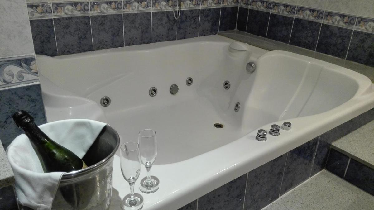 Hostal Andrés - Housity