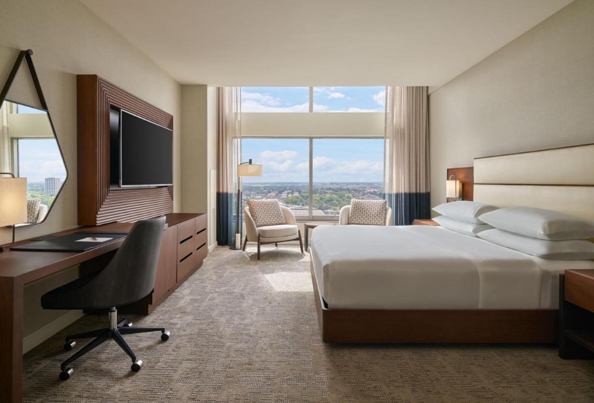 Sheraton Kansas City Hotel at Crown Center - Housity