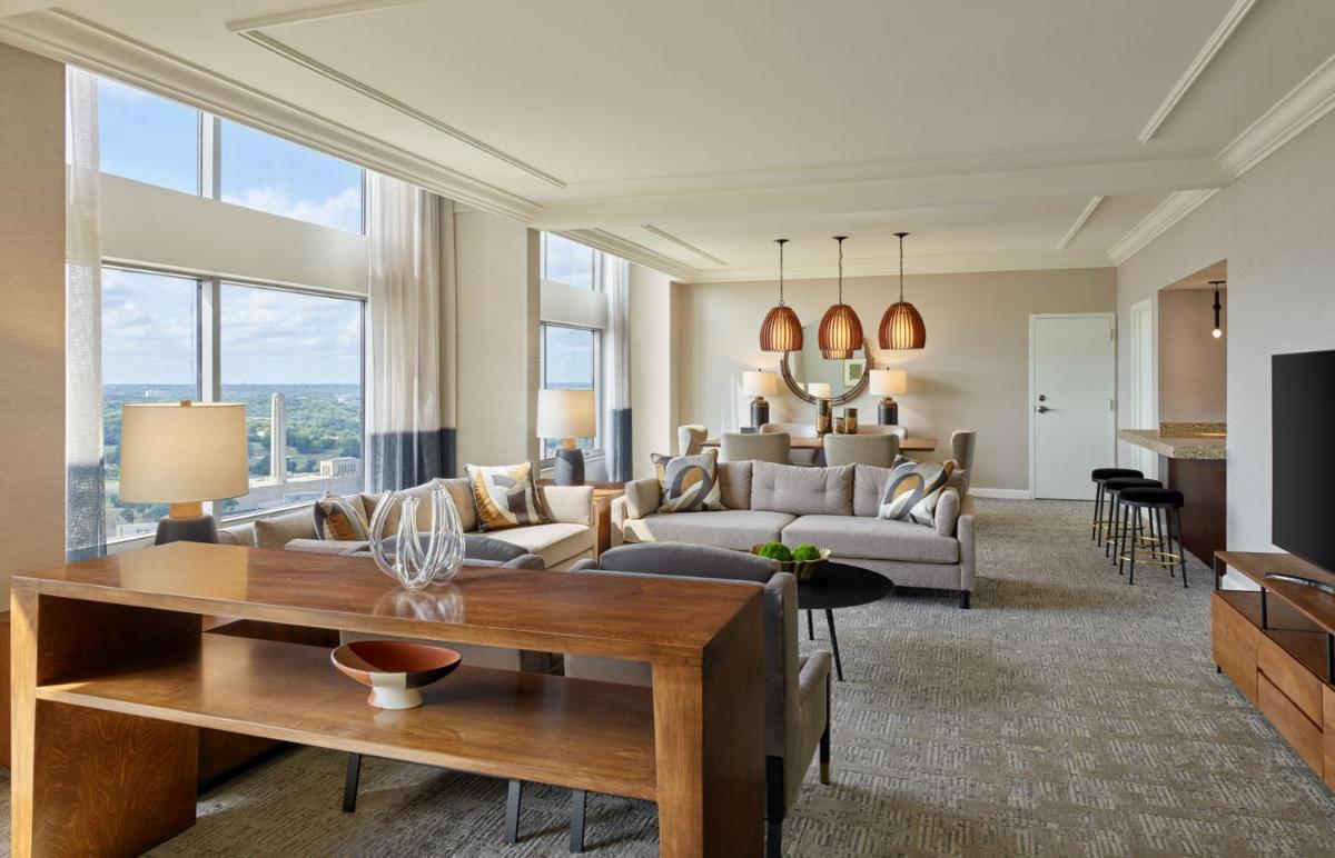 Sheraton Kansas City Hotel at Crown Center - Housity