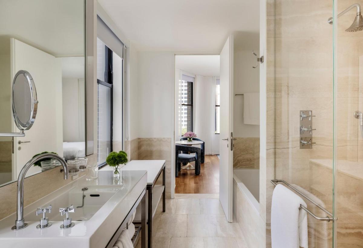 Bryant Park Hotel - Housity