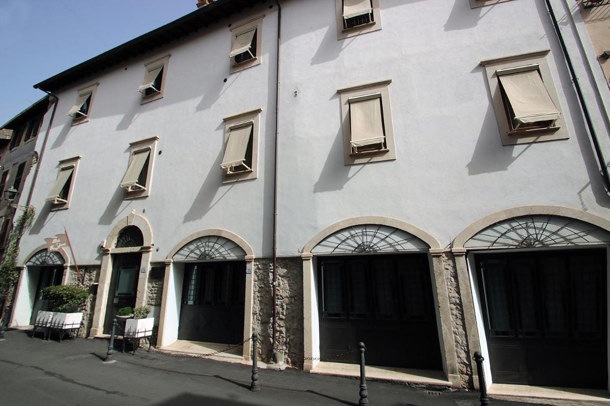 B&B Al Catillo 1600 - Dimora storica centro Tivoli - Housity