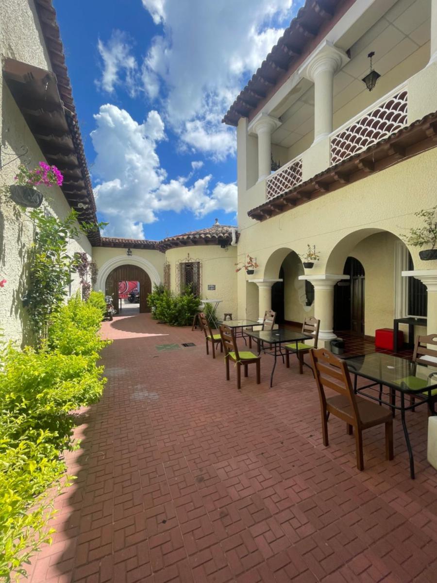 Ricks hostel Santa Ana - Housity