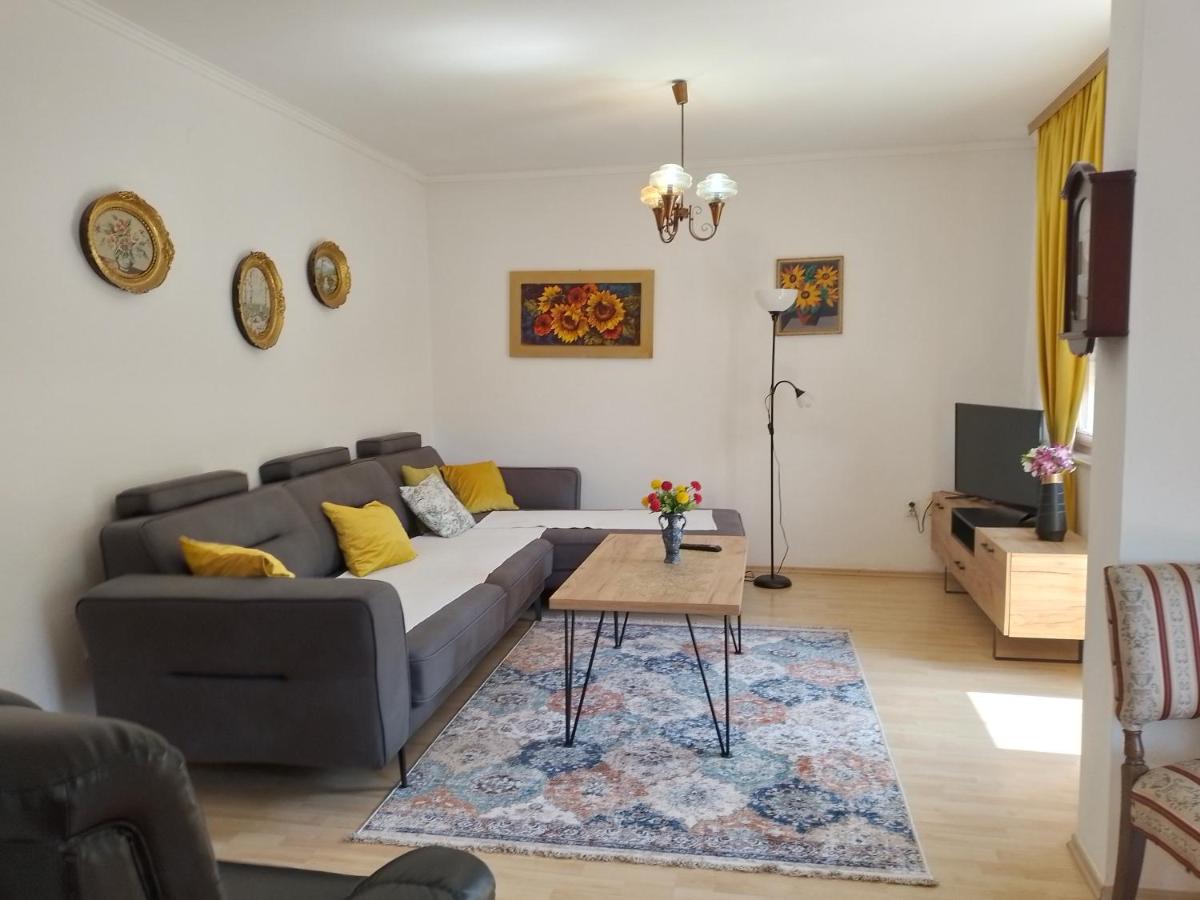 Guesthouse Sanja - Apartments 212 - Housity