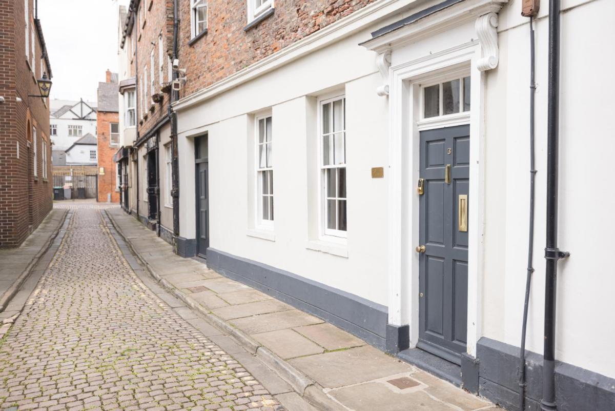 Spirit of Prince Street Hull Old Town - Housity