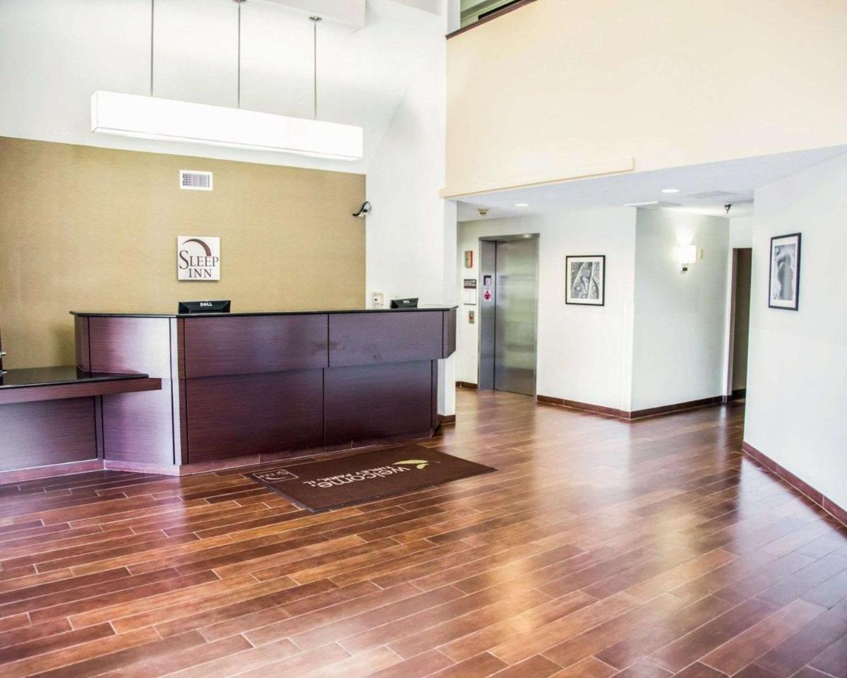 Sleep Inn Tinley Park I-80 near Amphitheatre-Convention Center - Housity