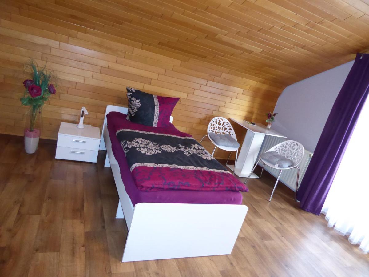 Hotel Grünes Paradies- Garni - Housity
