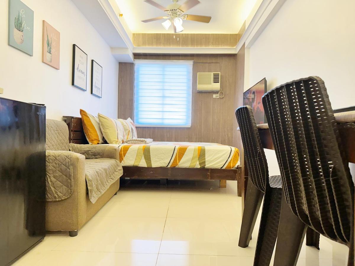 King Bed Suite at Pine Crest #T3-439 near Mall - Housity