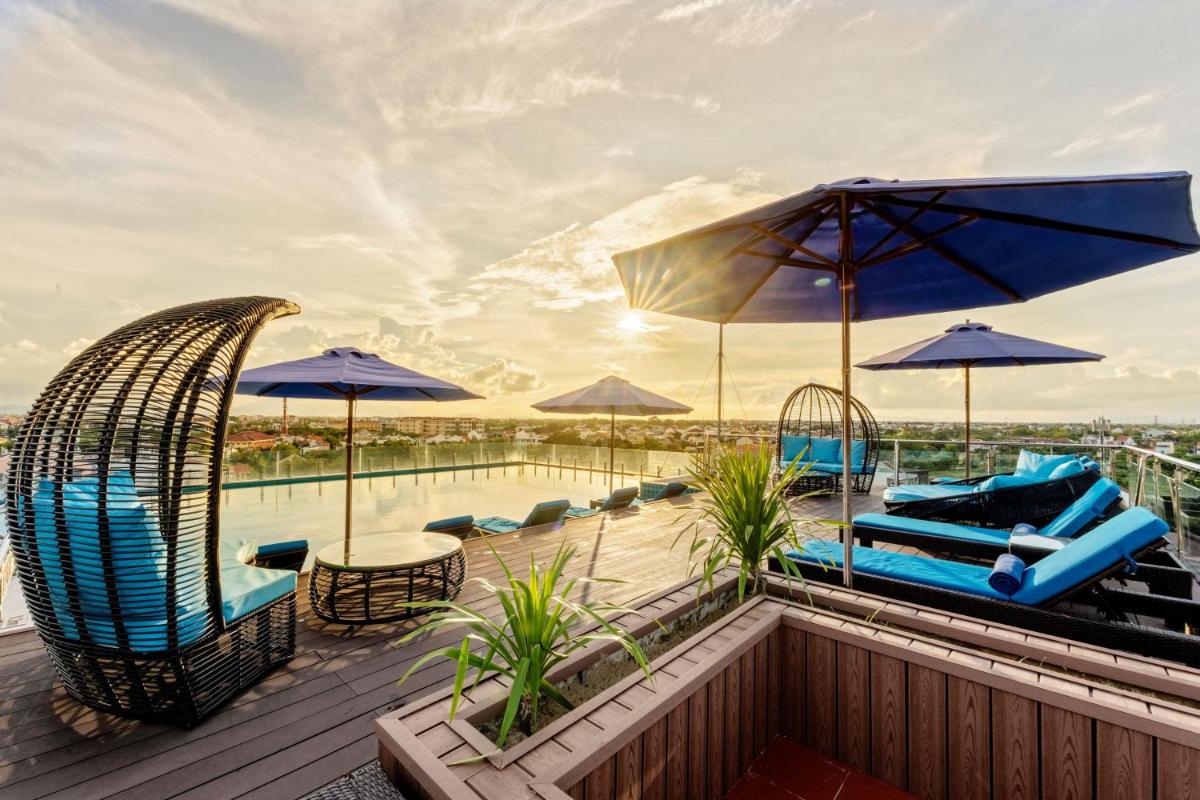 Qualia De Hôtel Hoi An - Rooftop Bar City View - Housity