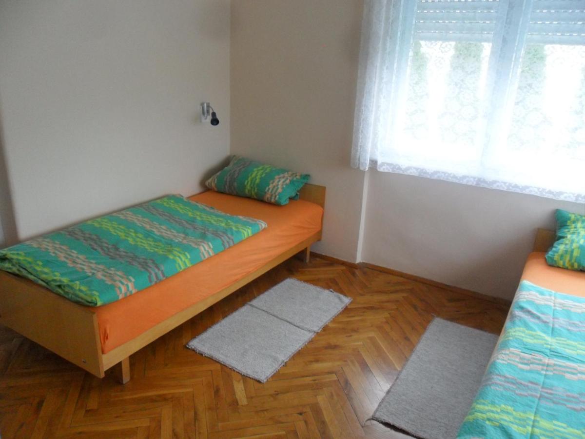 Pallósi Ház "A" - Housity