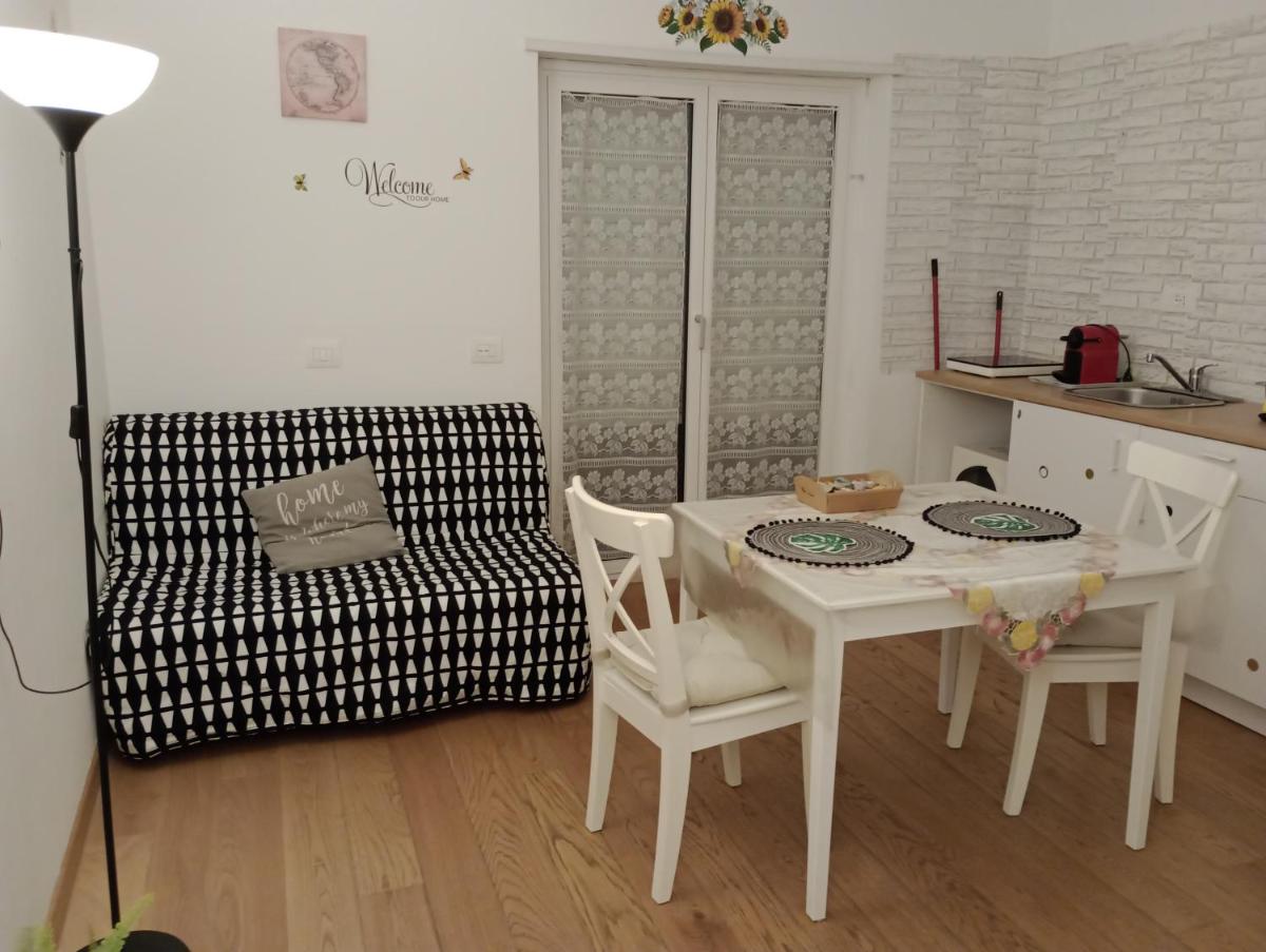 LIVING ROME Int 2 - Housity