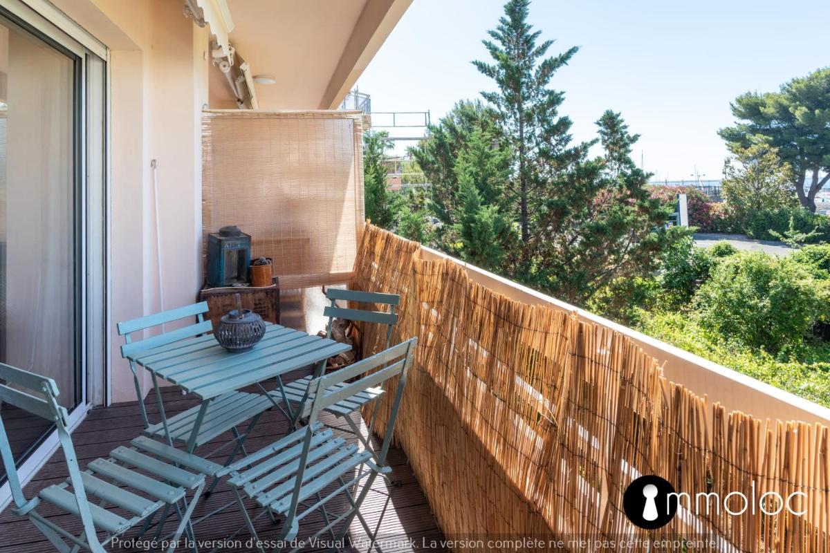 Air-conditioned apartment facing the port of Saint Laurent with 2 bedrooms - Housity