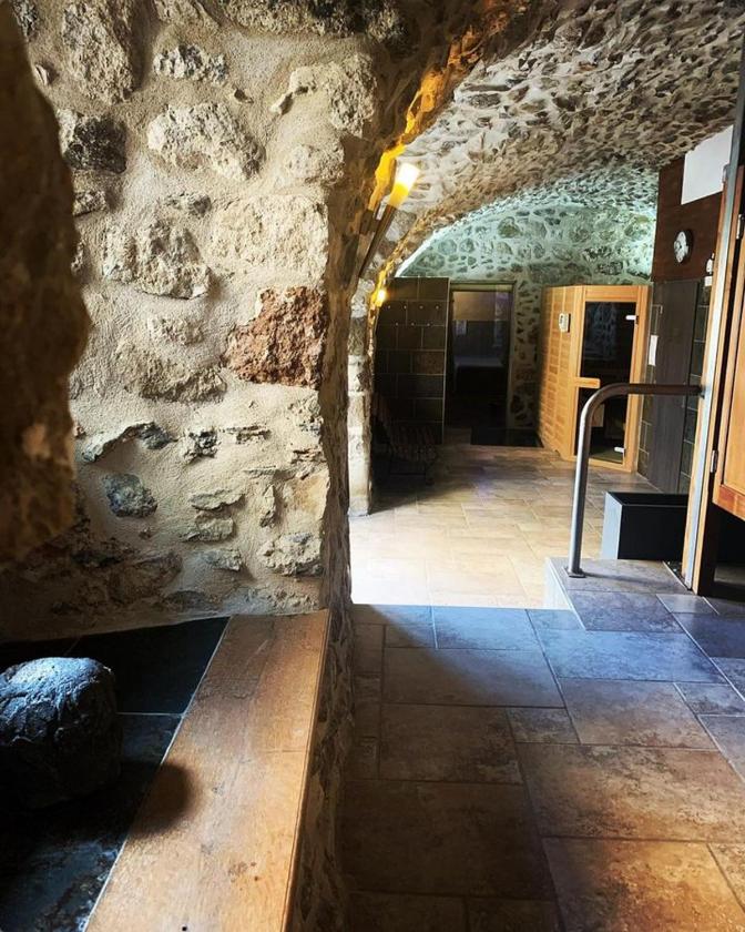 Photo de la galerie de l'établissement Domaine Saint-Roch Hotel Spa, à Salzuit