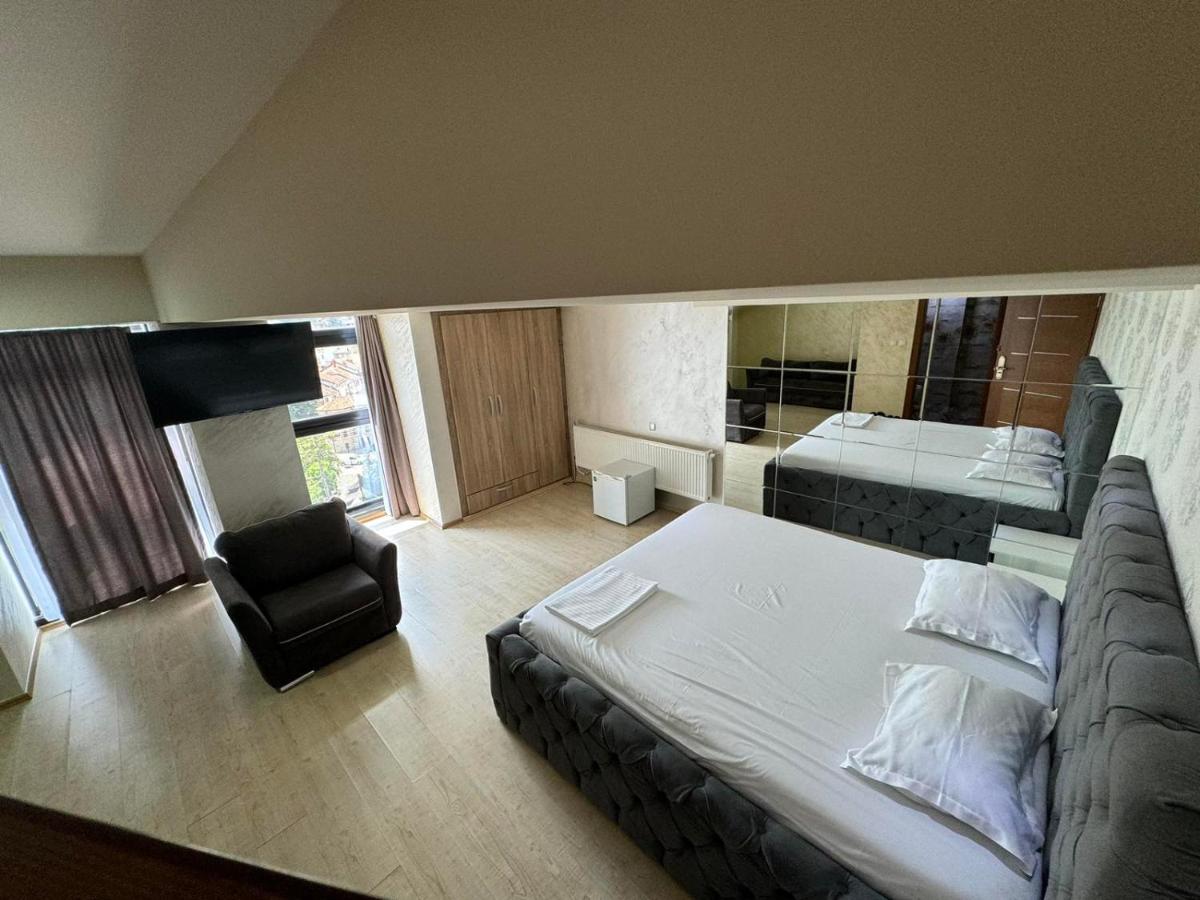 Hotel Pashtriku - Housity