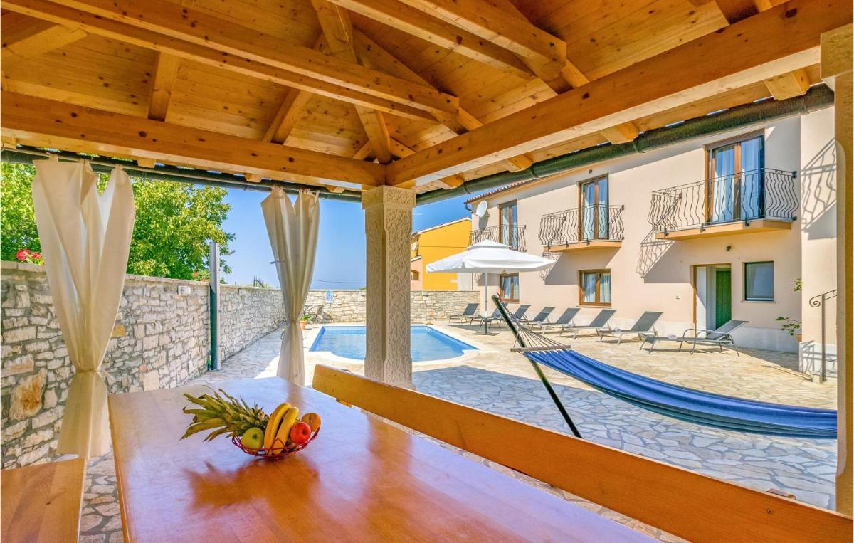 Luxurious Home In Galizana - Housity