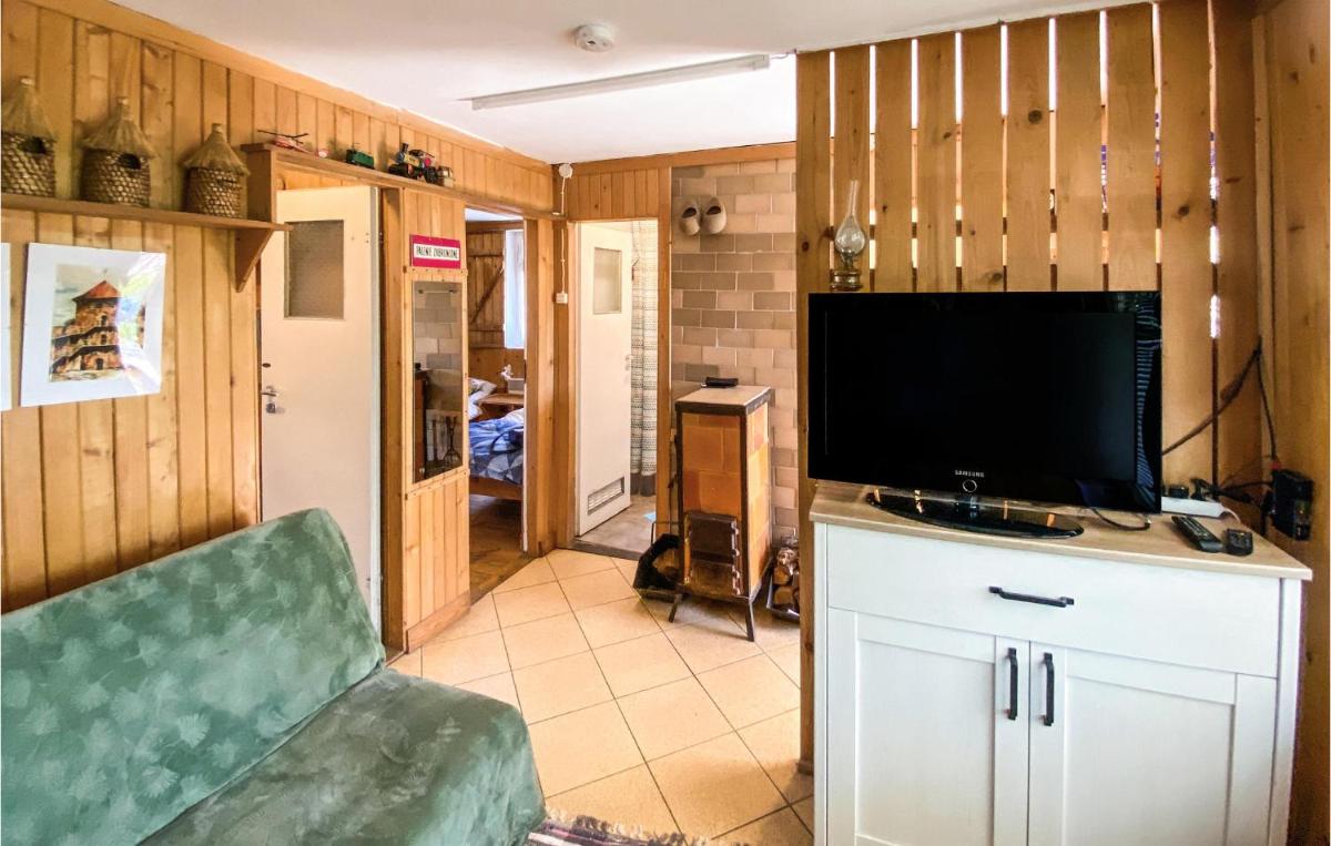 2 Bedroom Beautiful Home In Frombork - Housity