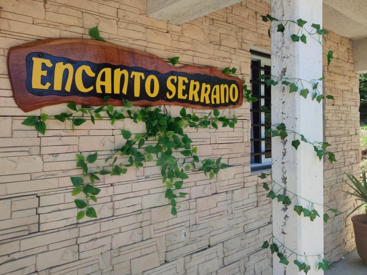 ENCANTO SERRANO - Housity