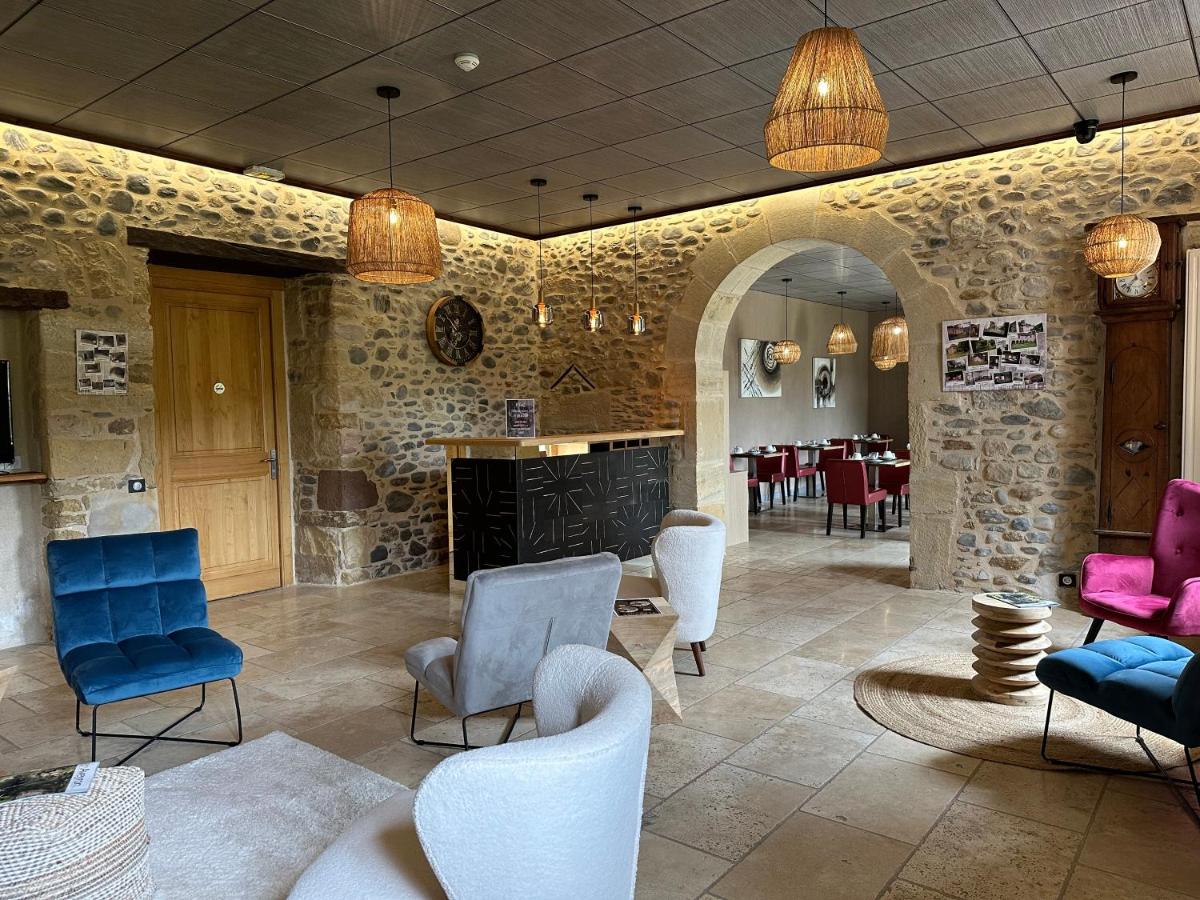 Coin salon dans l'établissement Château de la Falque, The Originals Relais