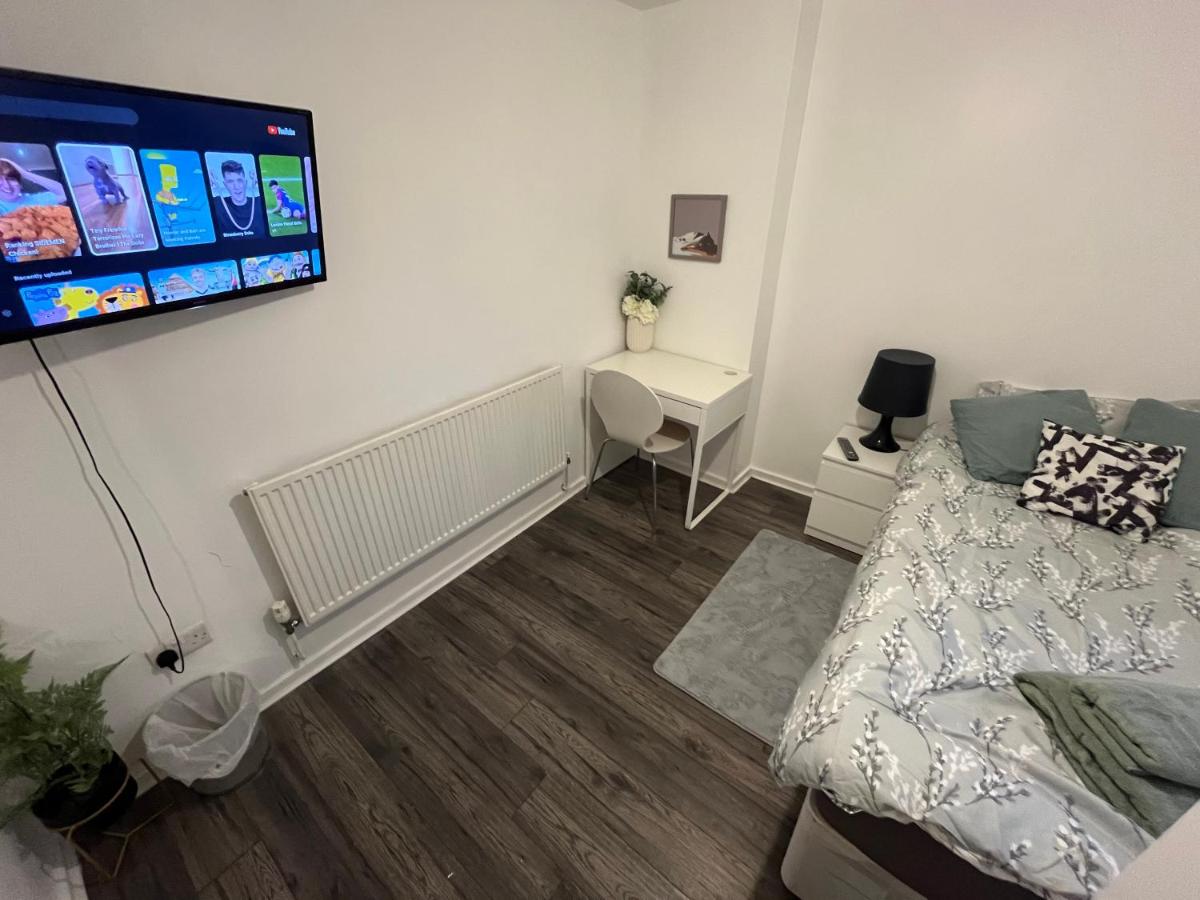 Weston Park Room, City Center - Housity