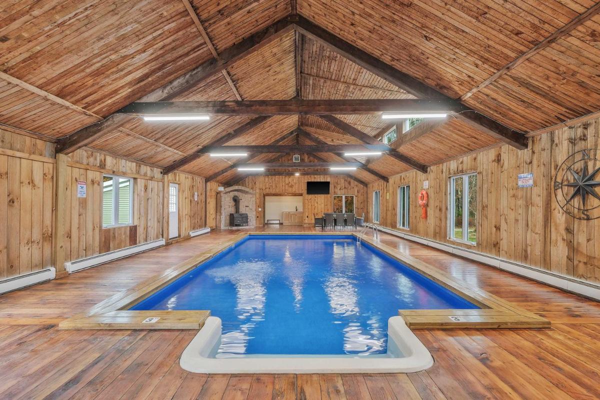 Indoor Pool, Gym and More Catskills Retreat House - Housity