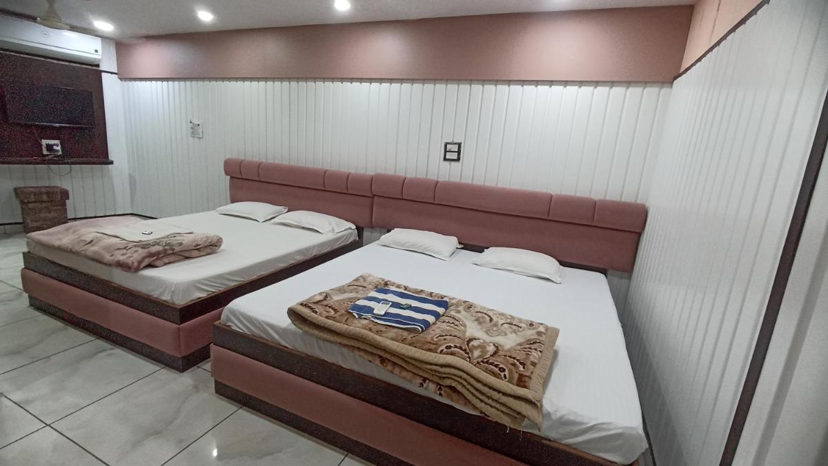 Hotel Shri Krishna Palace - Housity