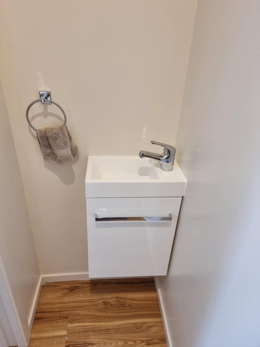 Entire ground floor with full-privacy and family-friendly popular to ferry catchers - Hizvo