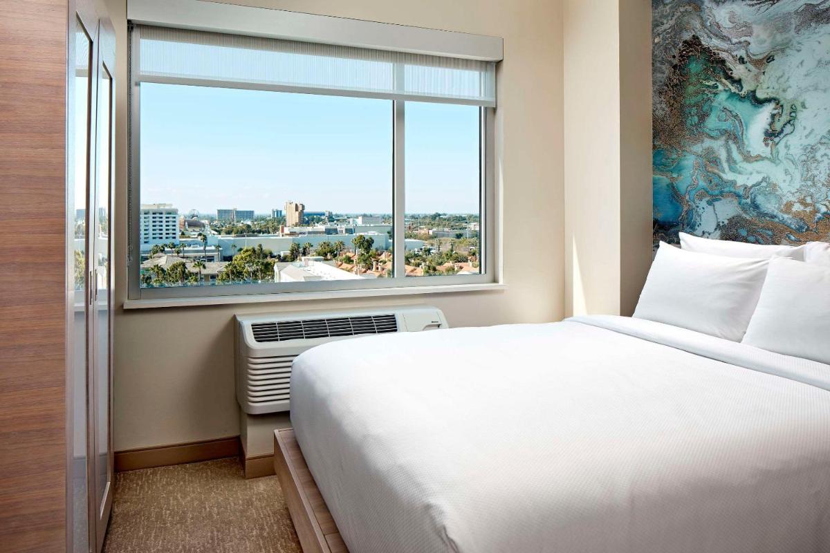 Cambria Hotel & Suites Anaheim Resort Area - Housity