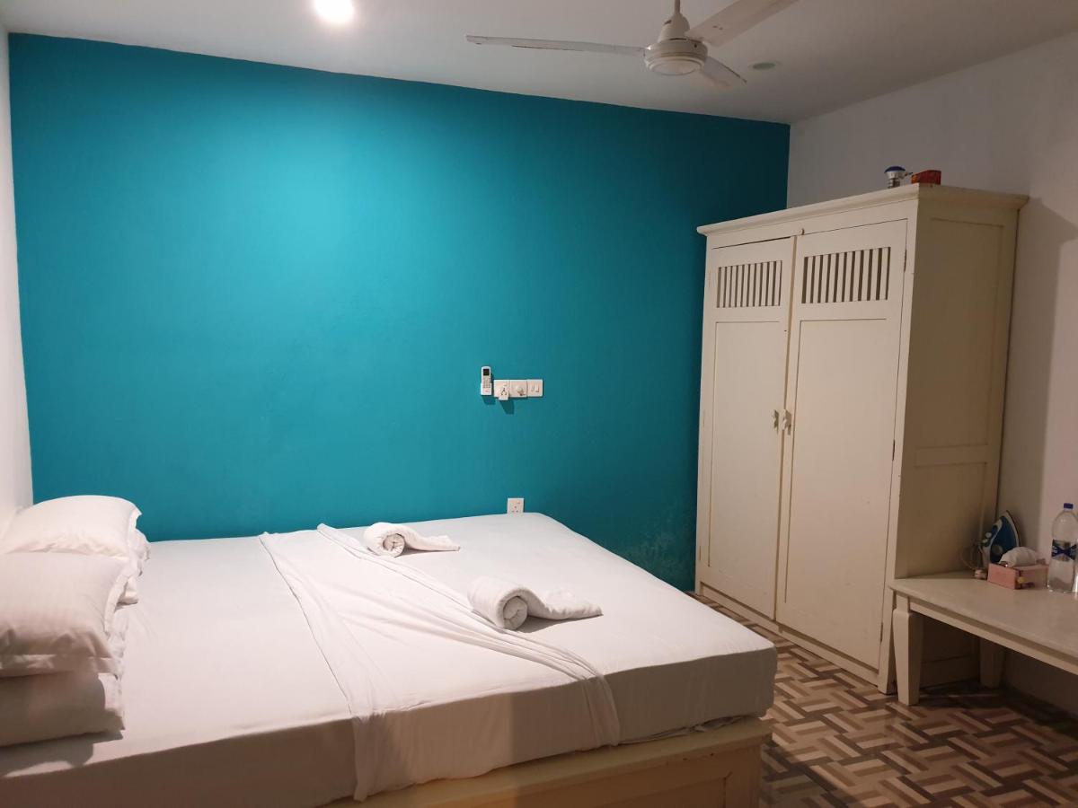 Beach Heaven Maldives - Golden Turtle Guest House - Housity
