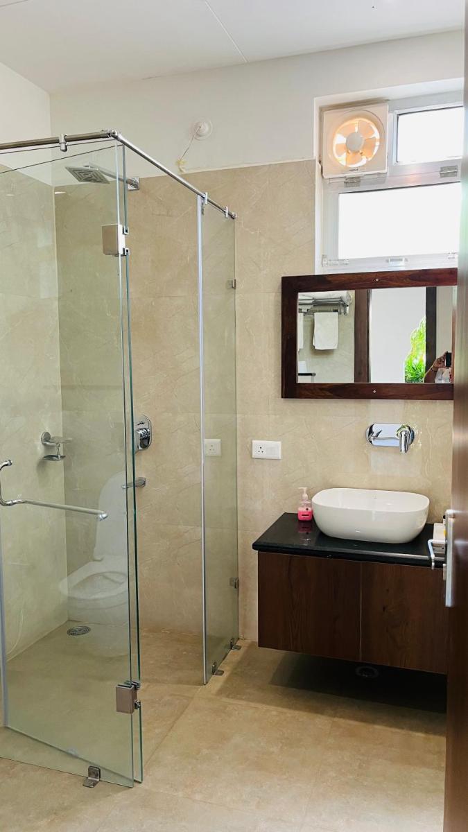 Hotel Sunbird - Housity