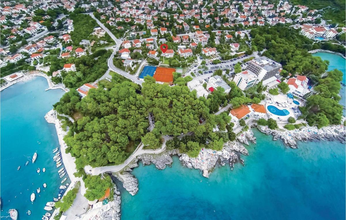 3 Bedroom Beautiful Apartment In Krk - Housity