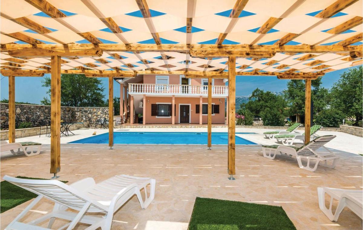 Beautiful Home In Bilisane With Wifi - Housity