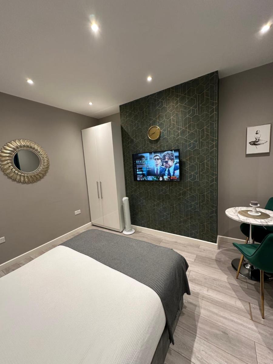 Double Room London - Housity