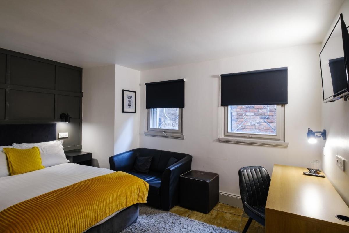Siberia Bar & Hotel - Housity
