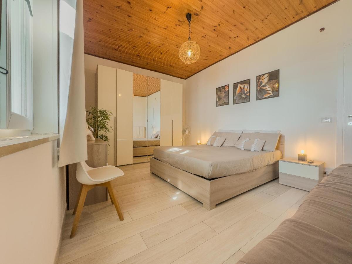 Athena Sea front Apartment, Parking & Pool - Housity