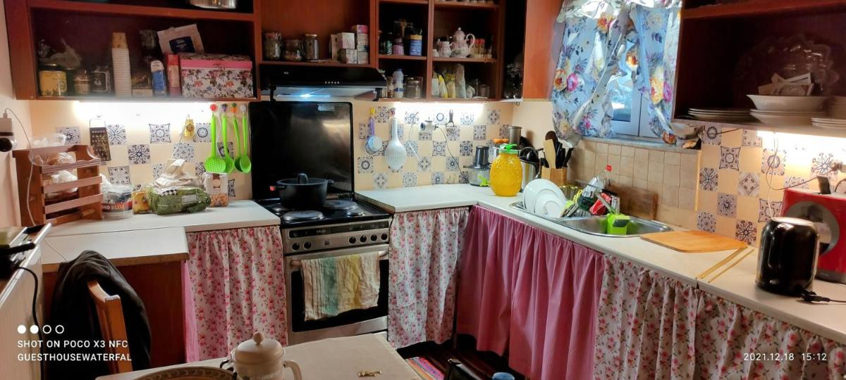 Guest House Waterfall - Housity