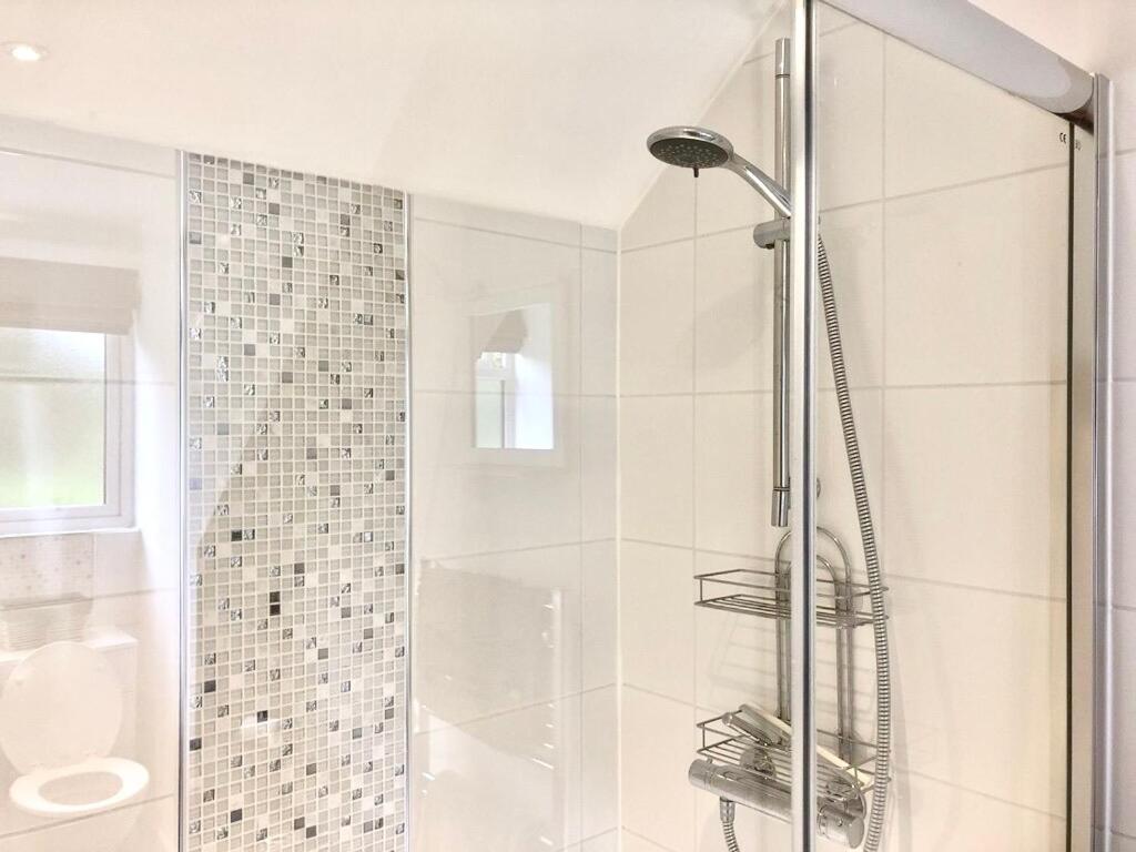 'The Haven' a luxury guest house close to the Meon Shore coast - Housity