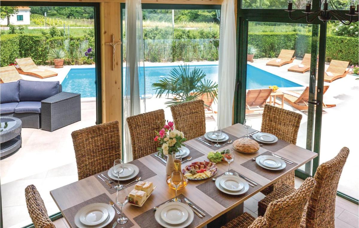 Stunning Home In Kamenmost With Sauna - Housity