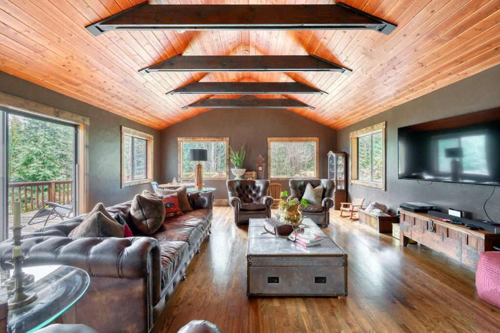 Highland Farms - Your Private Forest Farm - Housity