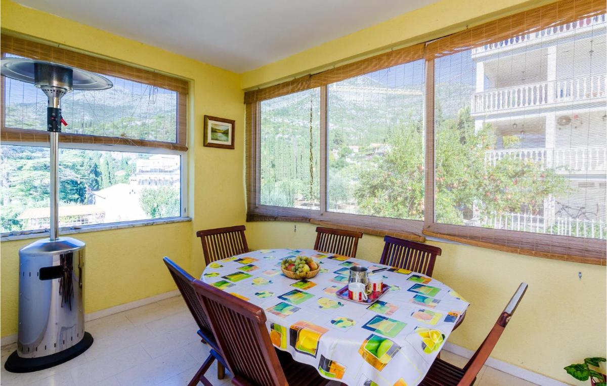 One-Bedroom Apartment In Slano - Housity
