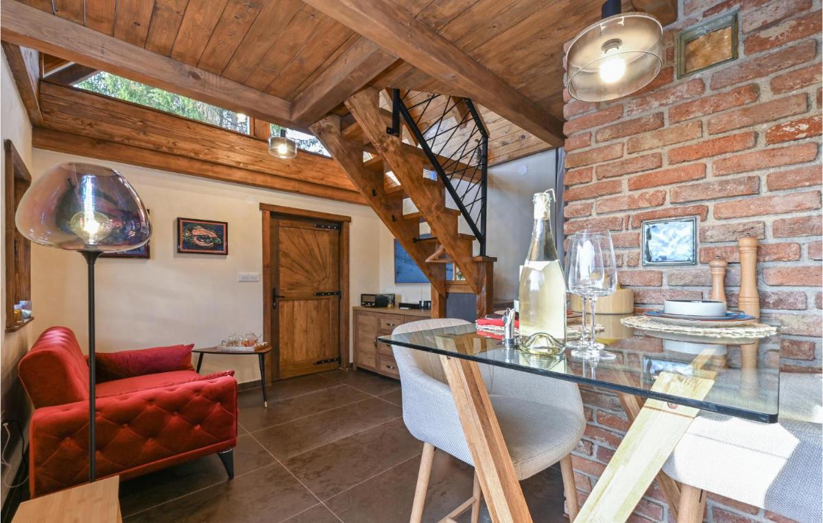 Cozy Home In Gorkovec - Housity