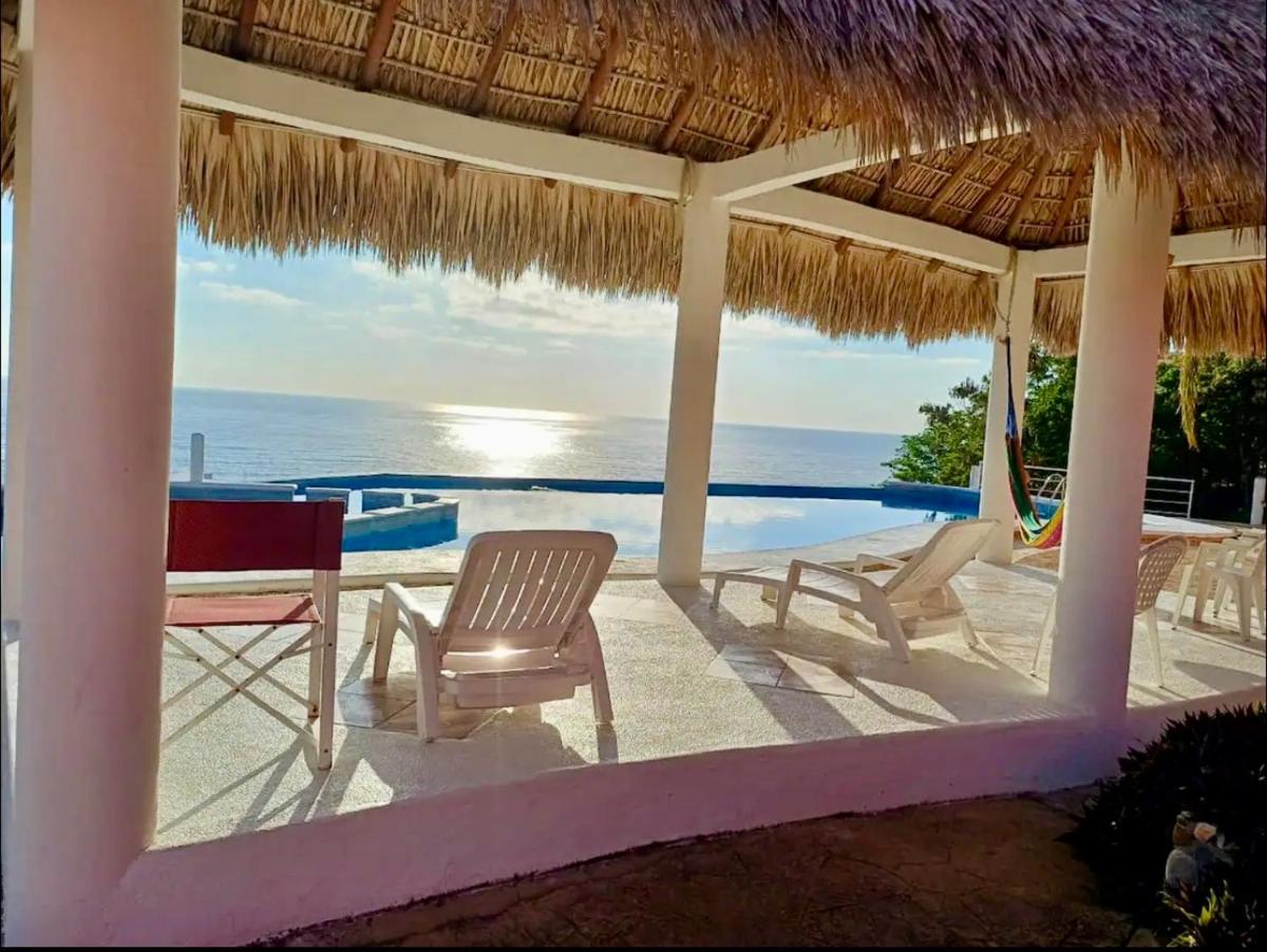 EXCLUSIVO BUNGALOW CON ALBERCA Y PLAYA SEMI-PRIVADA, PLAYA ZIPOLITE-MAZUNTE, 8 PLAYAS CERCANAS, ESPECTACULAR VISTA AL OCEANO PACÍFICO, ALBERCA INFINITA, DISFRUTA DE ESTE ACUARIO OCEÁNICO Y GOZA DIVERSOS TOURS EN MAR ABIERTO! 2 kayacs, WiFi Starlink - Housity