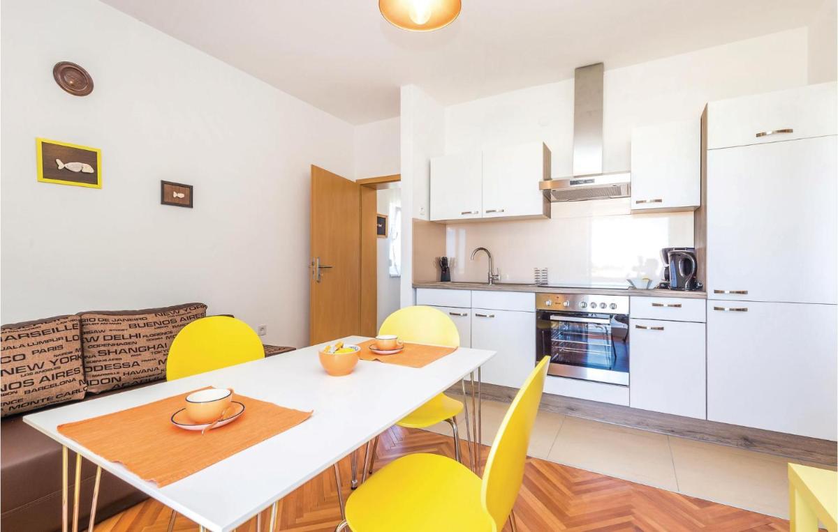 1 Bedroom Awesome Apartment In Banjol - Housity