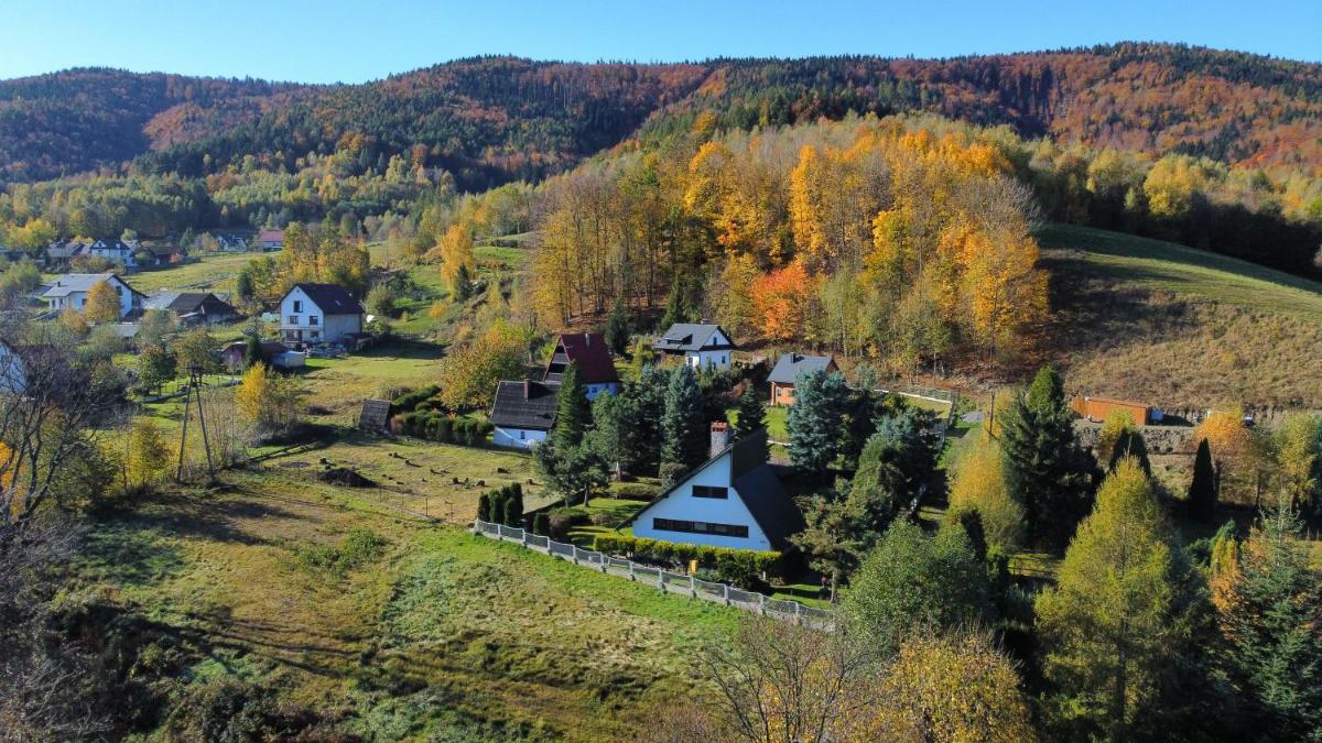 Retro Domek - Domek z ogrodem w górach - Housity