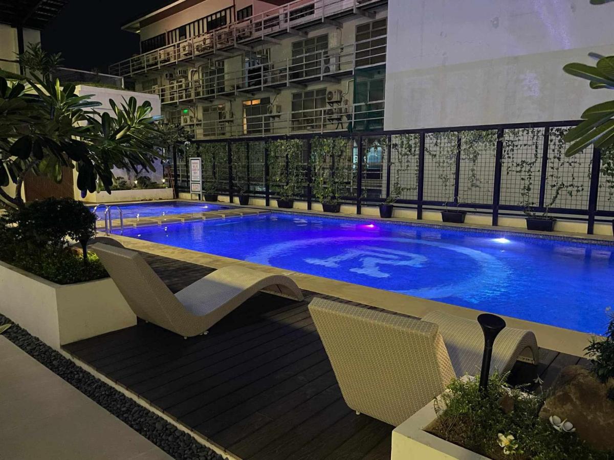 The Ivory Sanctuary - Housity