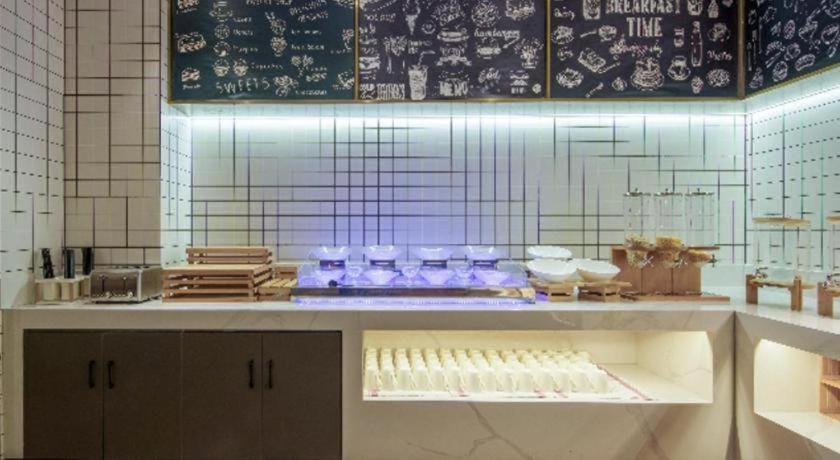 Borrman Hotel Yixing Dingshan Baolong Plaza - Housity