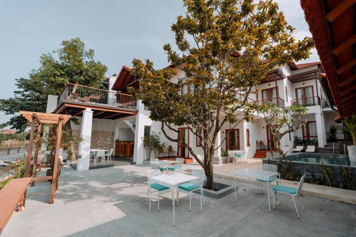 Hue River Side Villa - Housity
