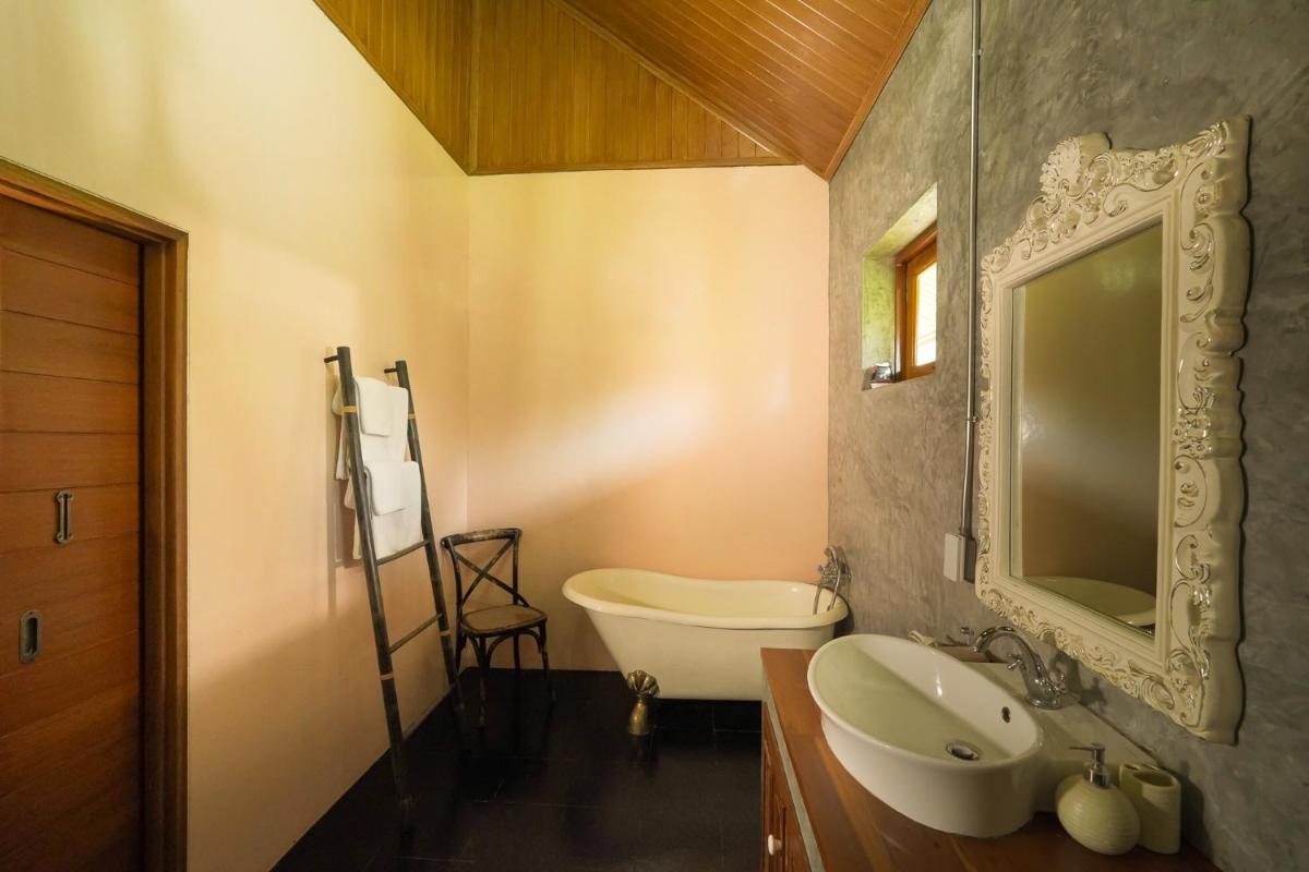 The Wes Village, incl free Breakfast & free today's dish Thai food dinner - Housity